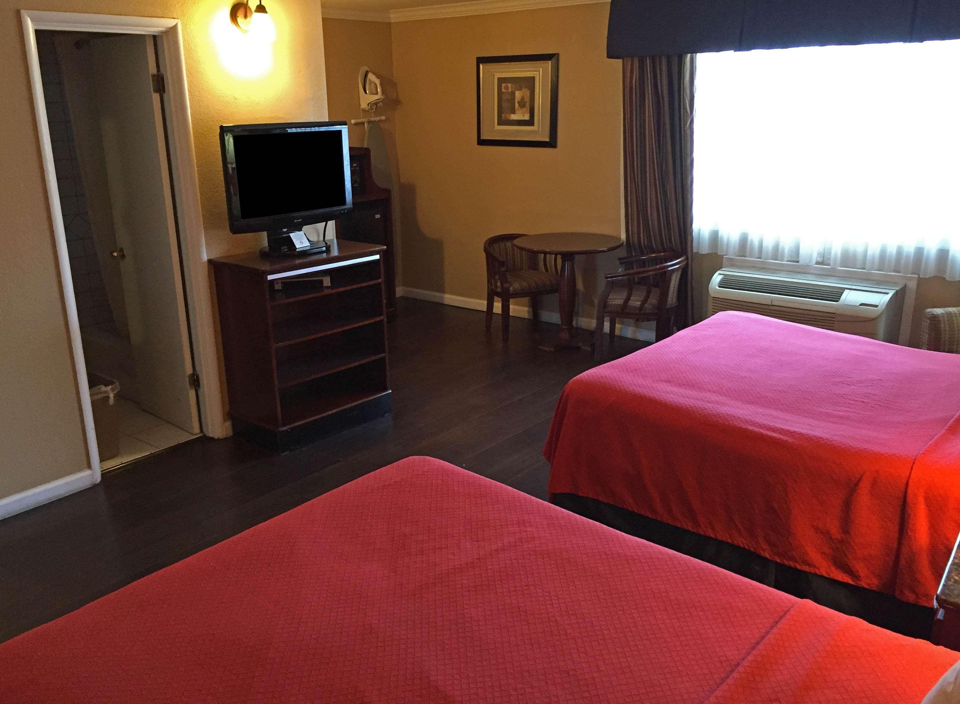 Inn At Bayshore San Mateo Dış mekan fotoğraf